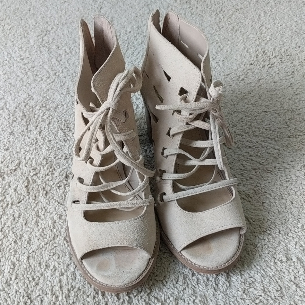 Vince Camuto Lace Up Heeled Sandals Size 8.5